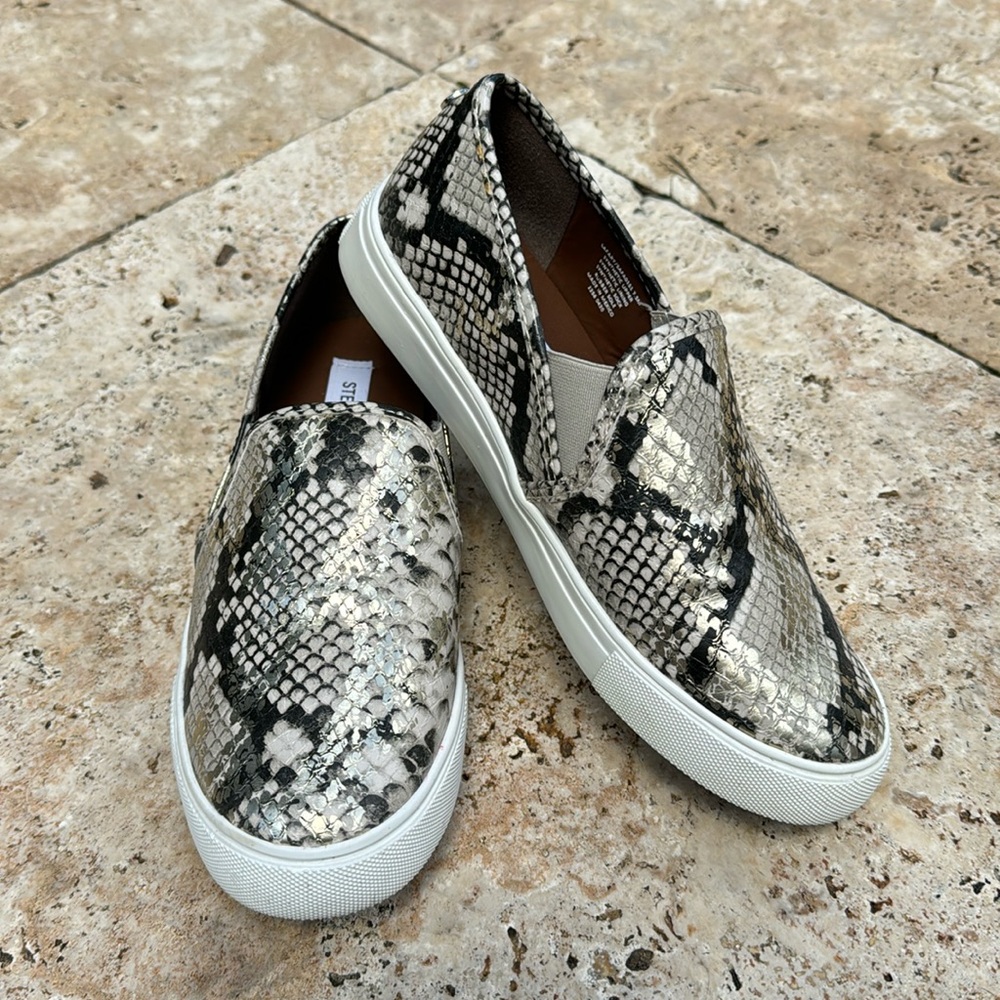 Steve Madden snakeskin slip on